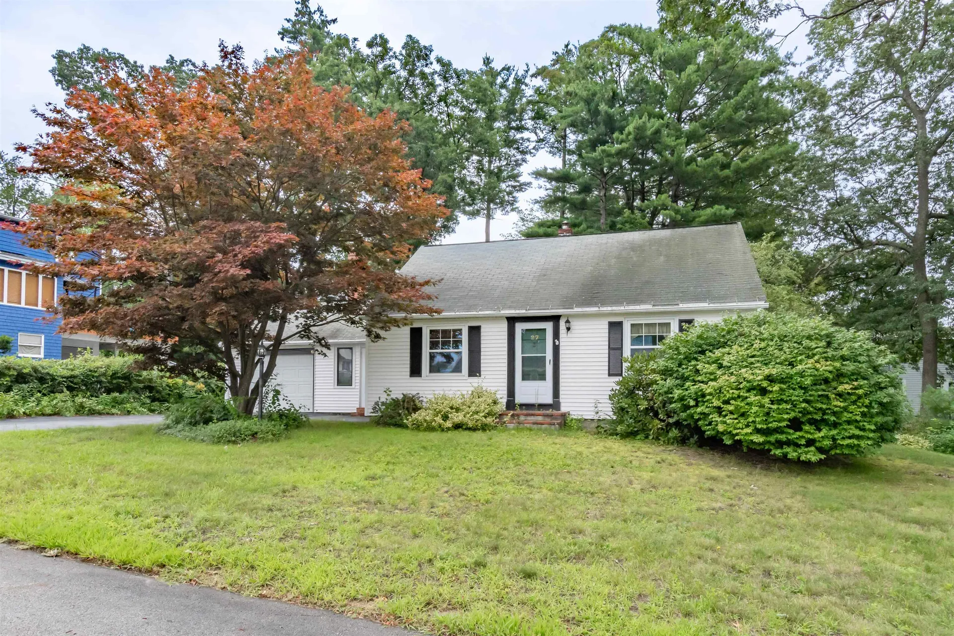 27 Plymouth Avenue Nashua NH 03064