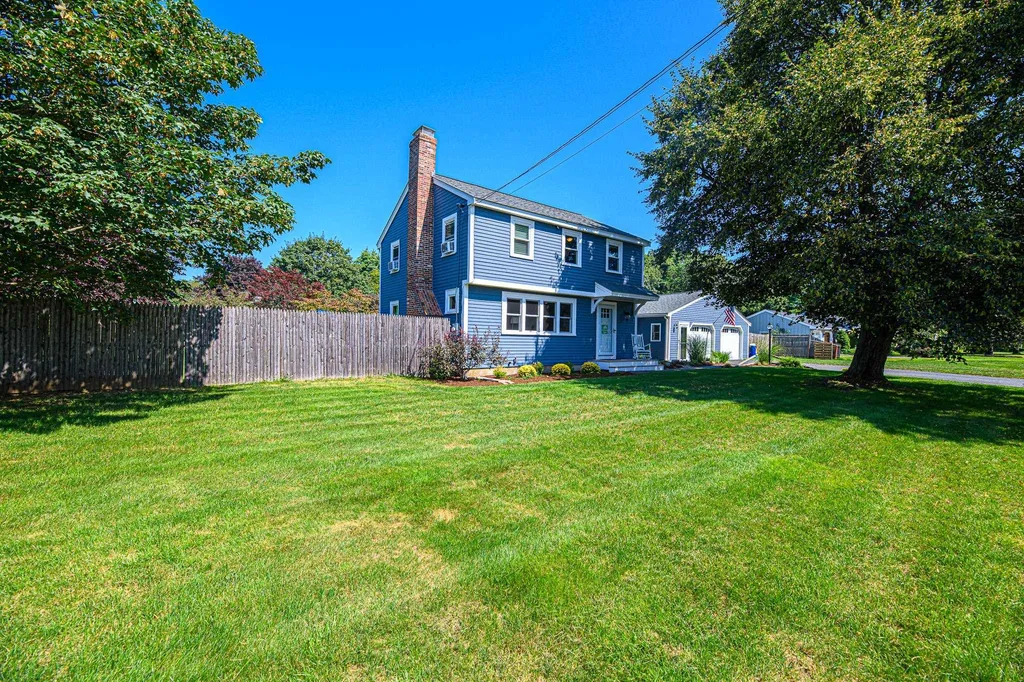 55 South Road North Hampton NH 03862