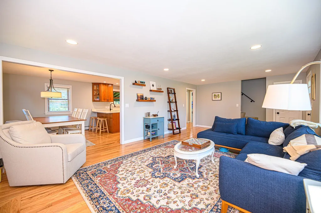 55 South Road North Hampton NH 03862