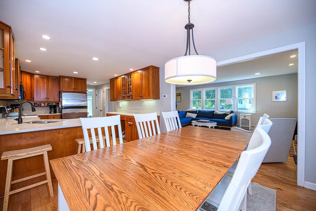 55 South Road North Hampton NH 03862