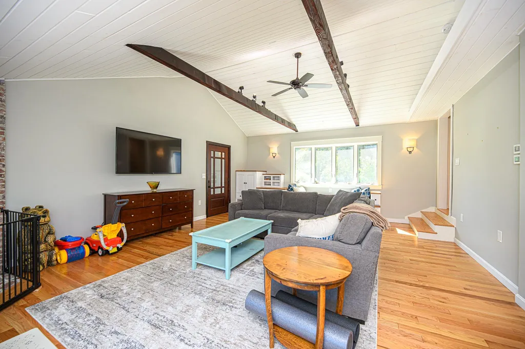 55 South Road North Hampton NH 03862