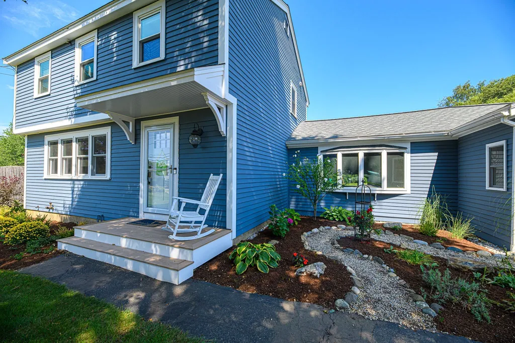 55 South Road North Hampton NH 03862