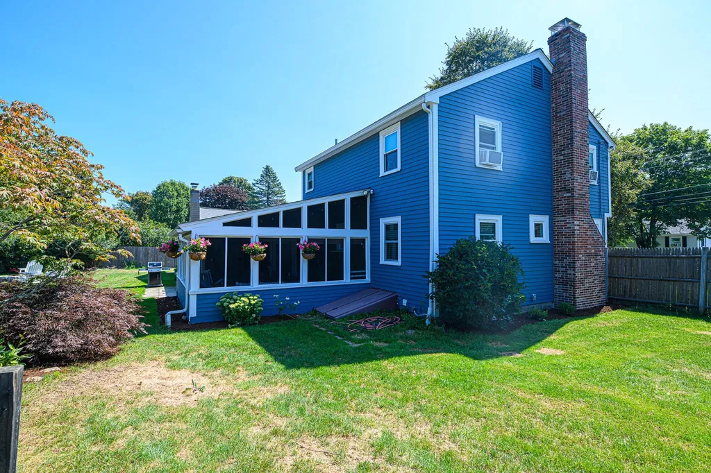 55 South Road North Hampton NH 03862