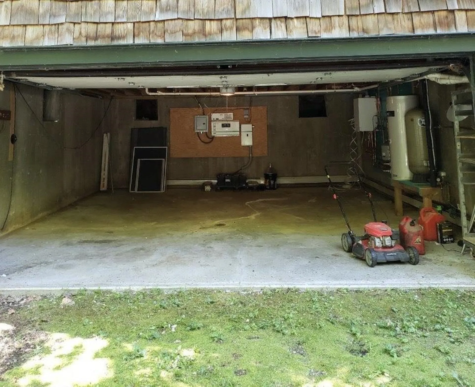 1044 Plain Road Hinsdale NH 03451