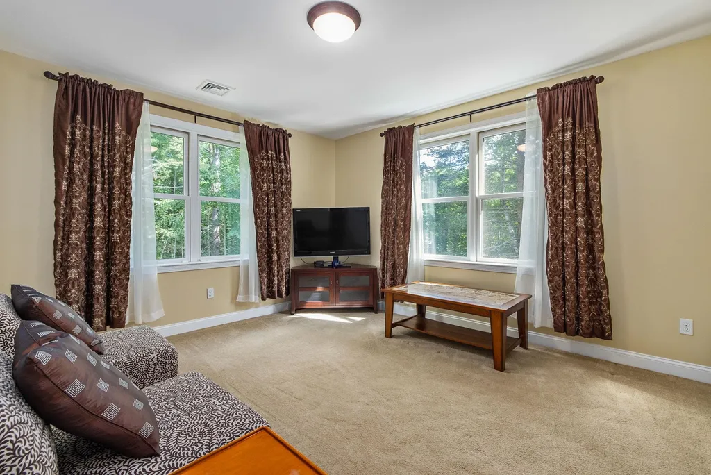 33 Boyce Road Eliot ME 03903