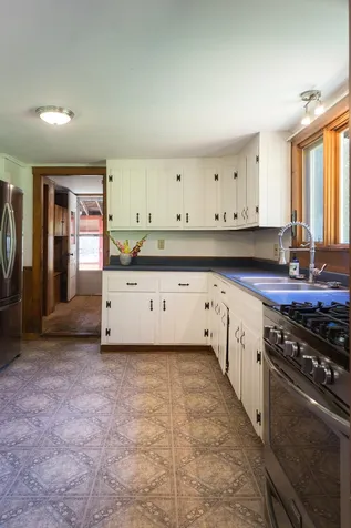 36 Goldfinch Lane Brattleboro VT 05301