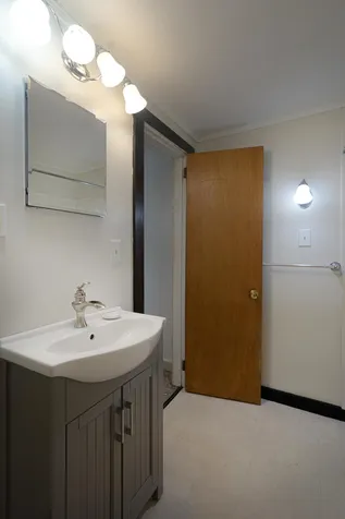 36 Goldfinch Lane Brattleboro VT 05301