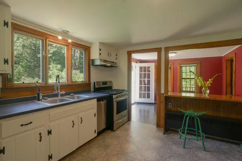 36 Goldfinch Lane Brattleboro VT 05301