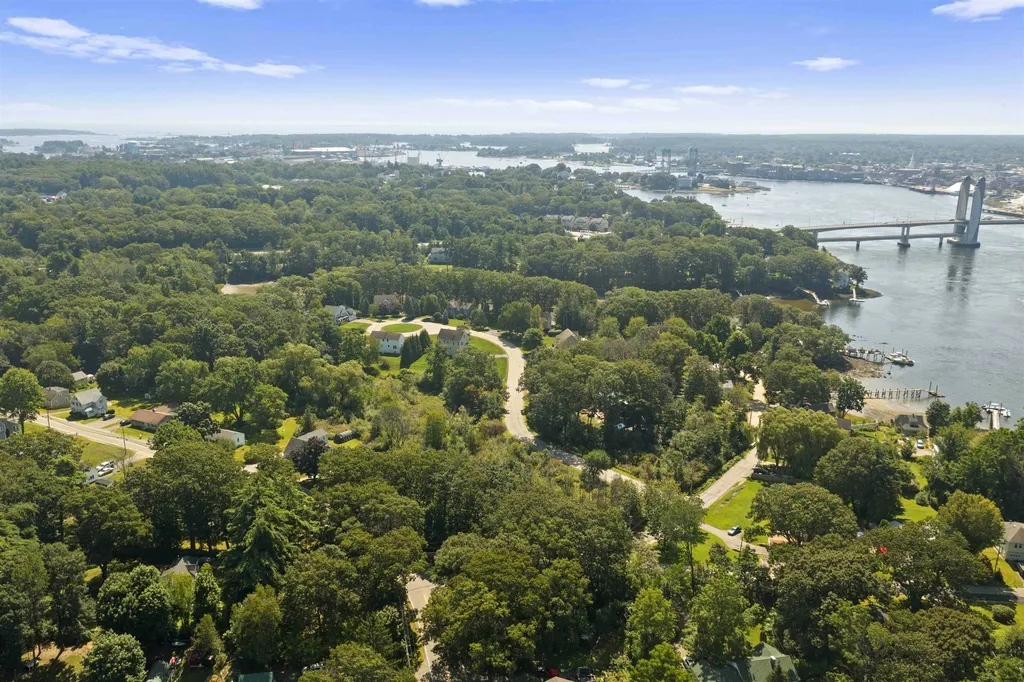 48 Eliot Road Kittery ME 03904