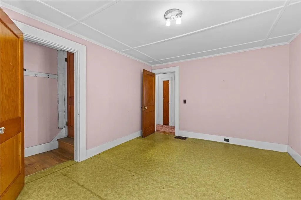 15 East Cherry Avenue Morristown VT 05661