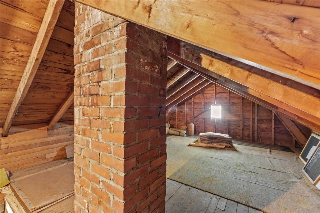 15 East Cherry Avenue Morristown VT 05661