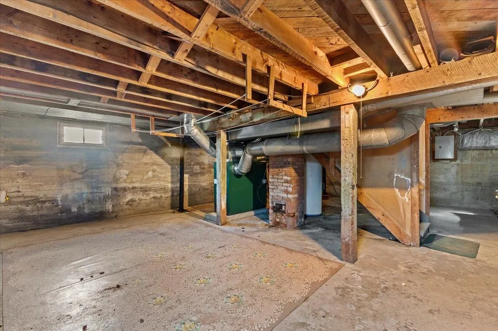 15 East Cherry Avenue Morristown VT 05661