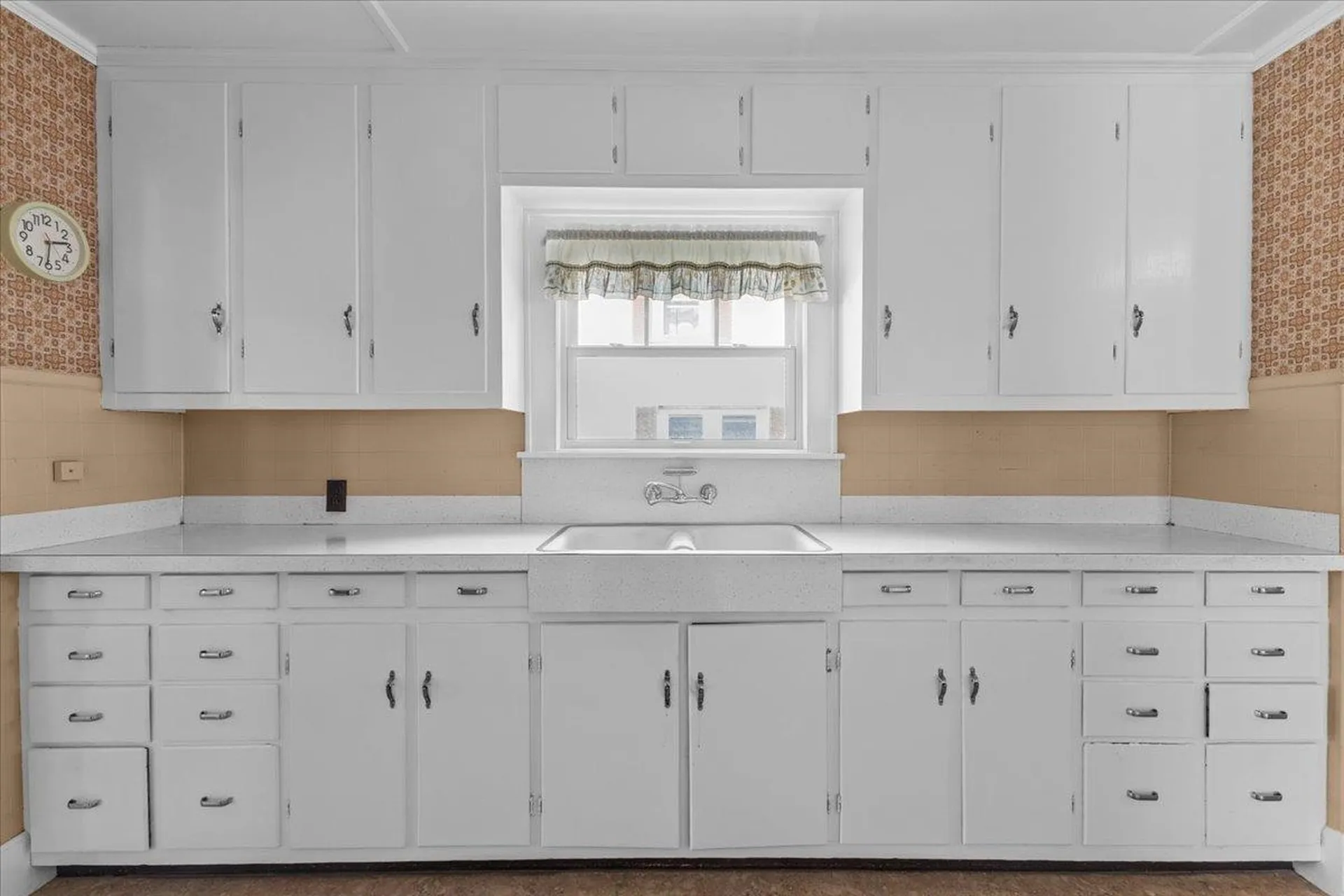 15 East Cherry Avenue Morristown VT 05661