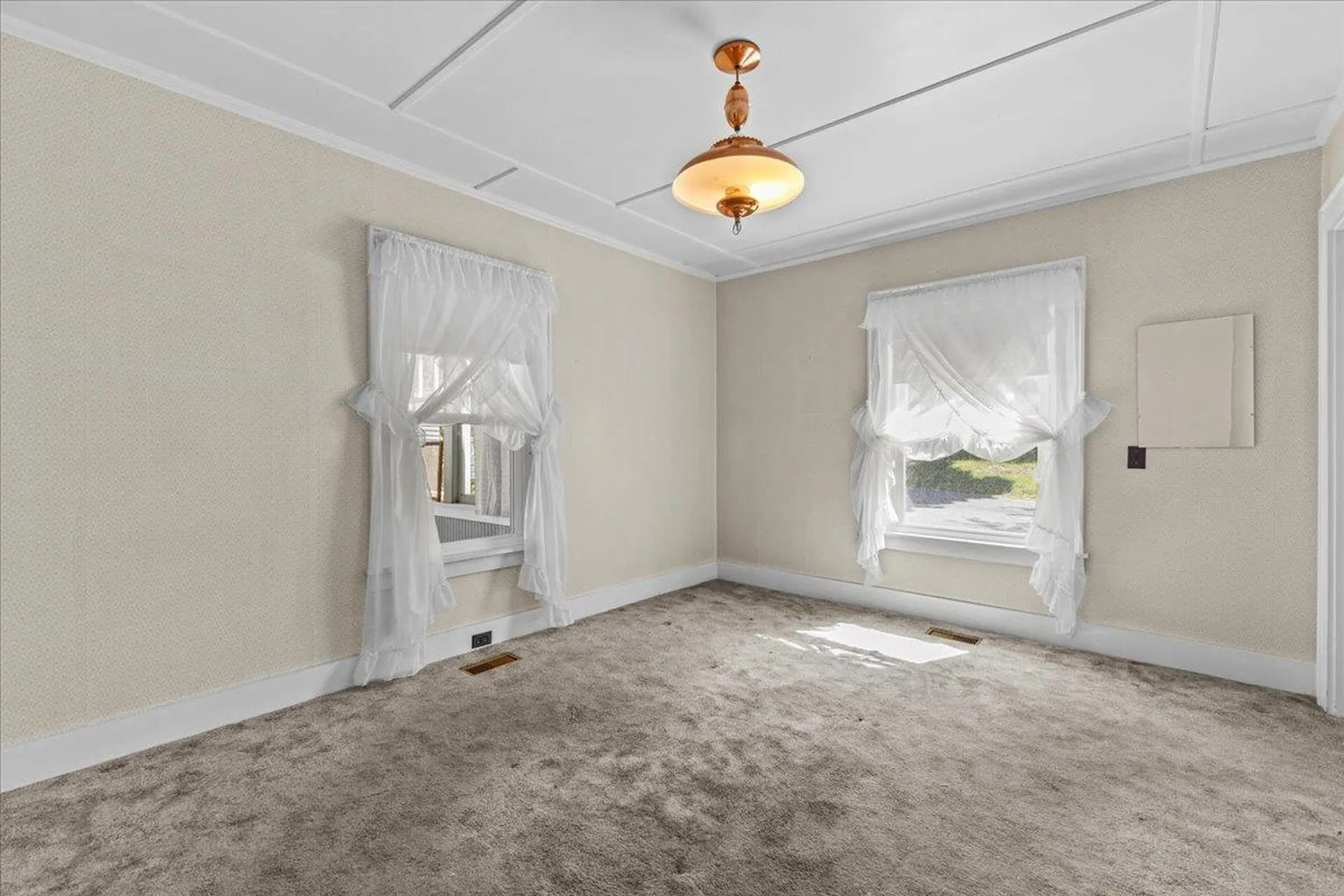 15 East Cherry Avenue Morristown VT 05661