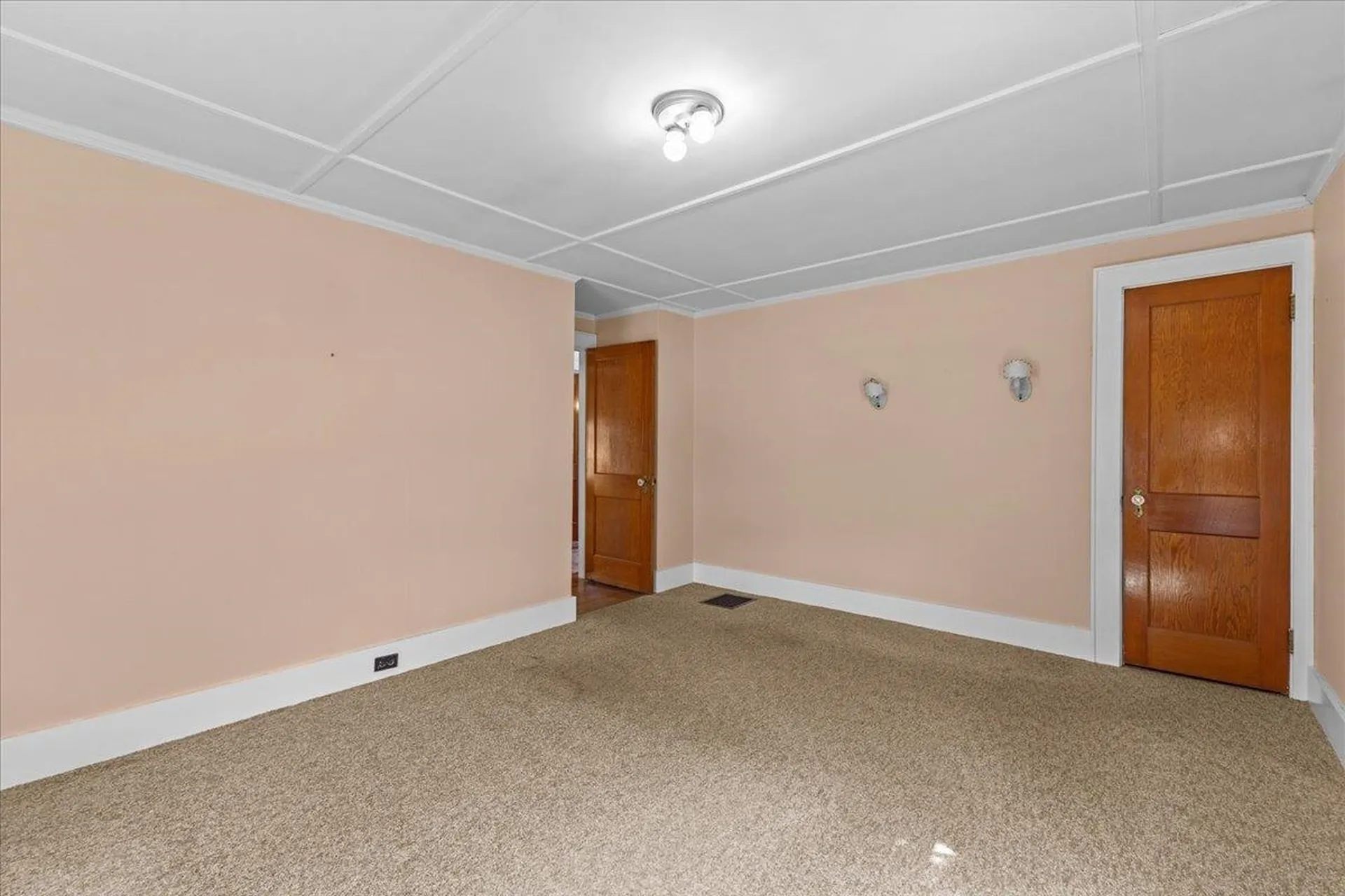 15 East Cherry Avenue Morristown VT 05661