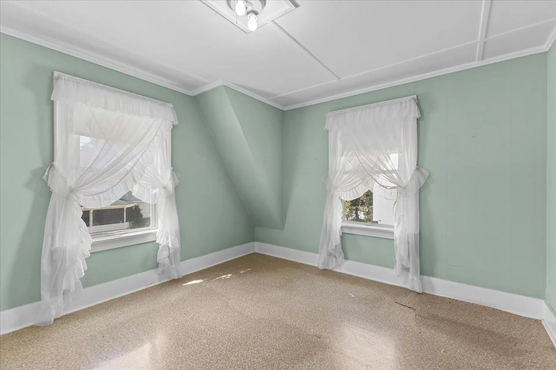15 East Cherry Avenue Morristown VT 05661