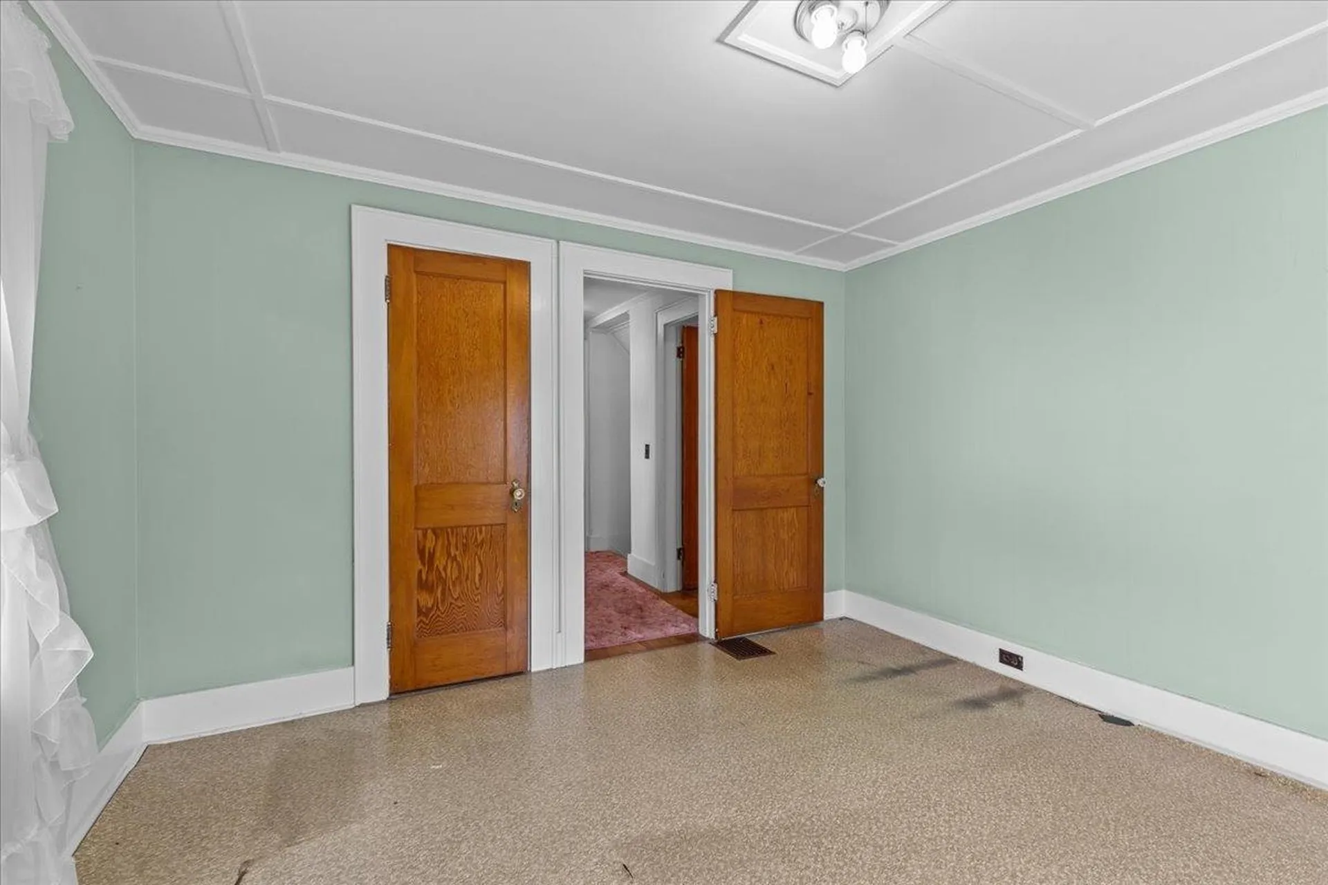 15 East Cherry Avenue Morristown VT 05661