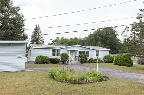 6 Village Drive Raymond NH 03077