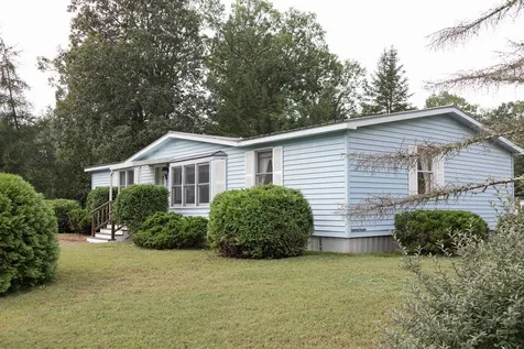 6 Village Drive Raymond NH 03077