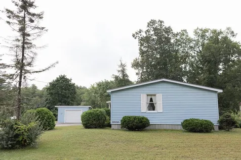 6 Village Drive Raymond NH 03077