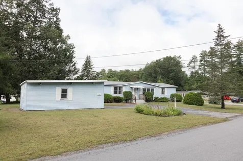6 Village Drive Raymond NH 03077