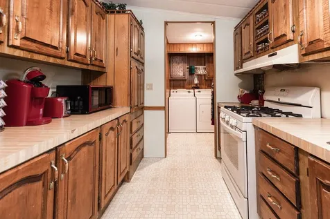 6 Village Drive Raymond NH 03077