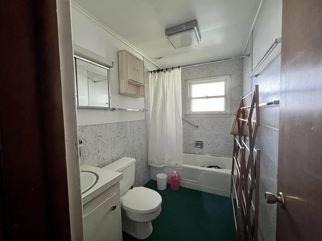 102 North Shore Road Isle La Motte VT 05463-9710