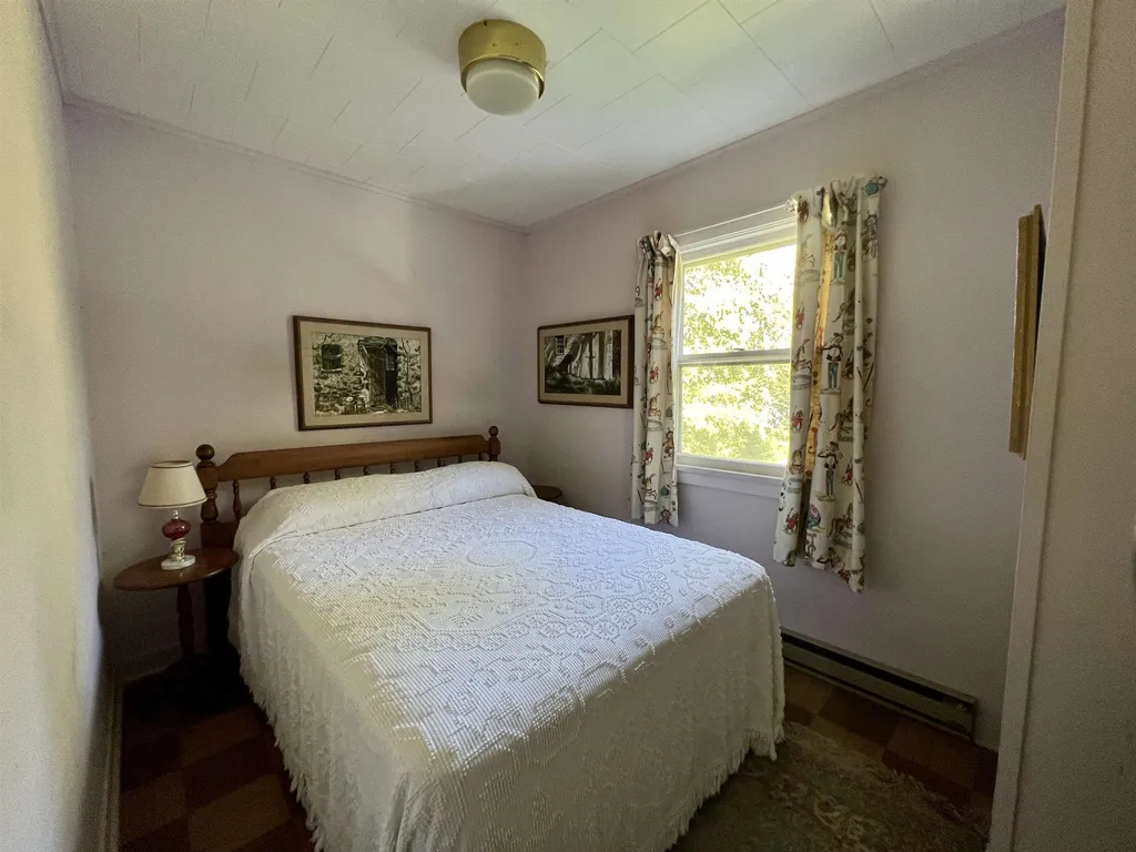 102 North Shore Road Isle La Motte VT 05463-9710