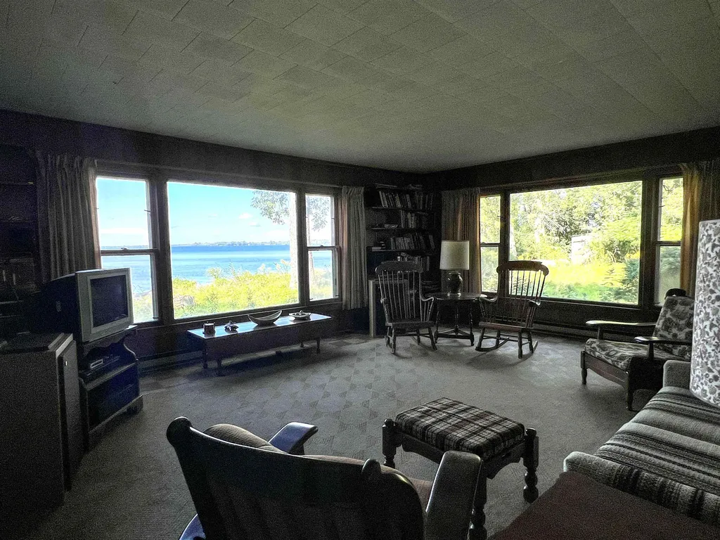 102 North Shore Road Isle La Motte VT 05463-9710