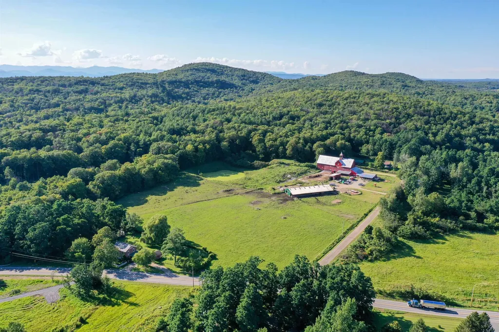 155 Burnham Drive Waltham VT 05491