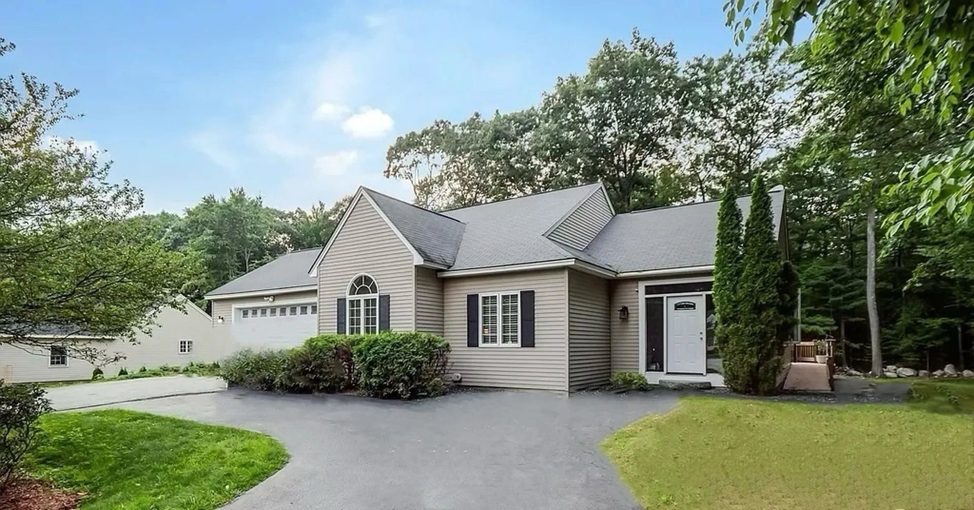 30 Julia Drive Hooksett NH 03106