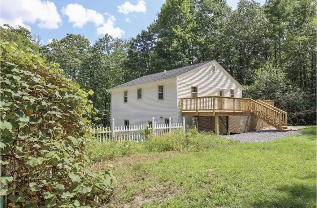 10 Gold Finch Road Goffstown NH 03045