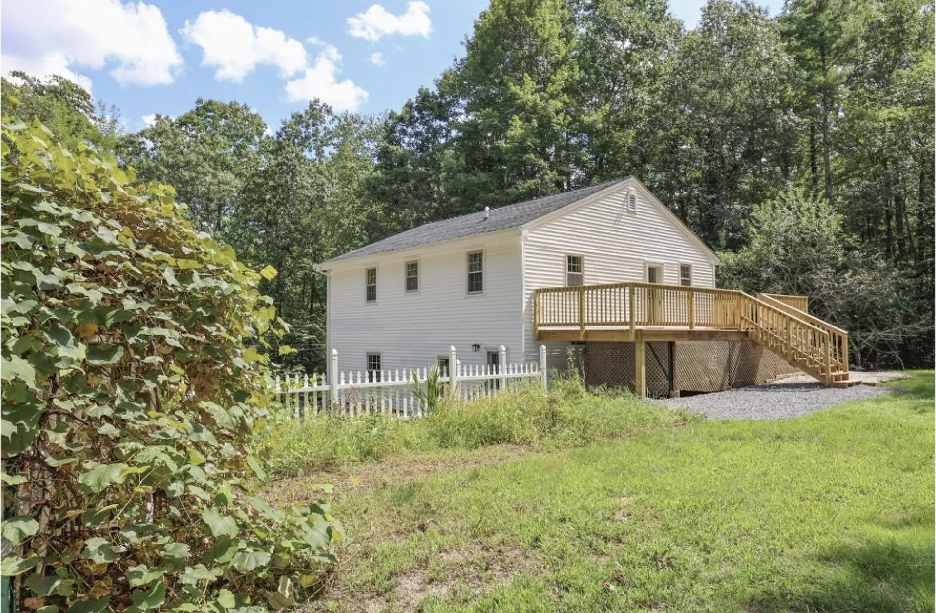 10 Gold Finch Road Goffstown NH 03045
