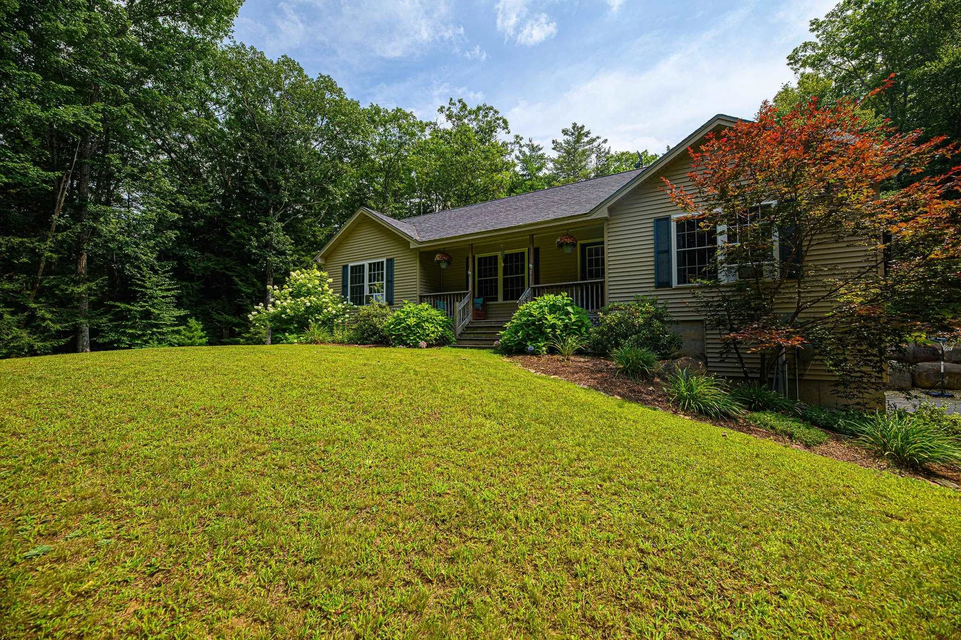 987 Deering Center Road Weare NH 03281
