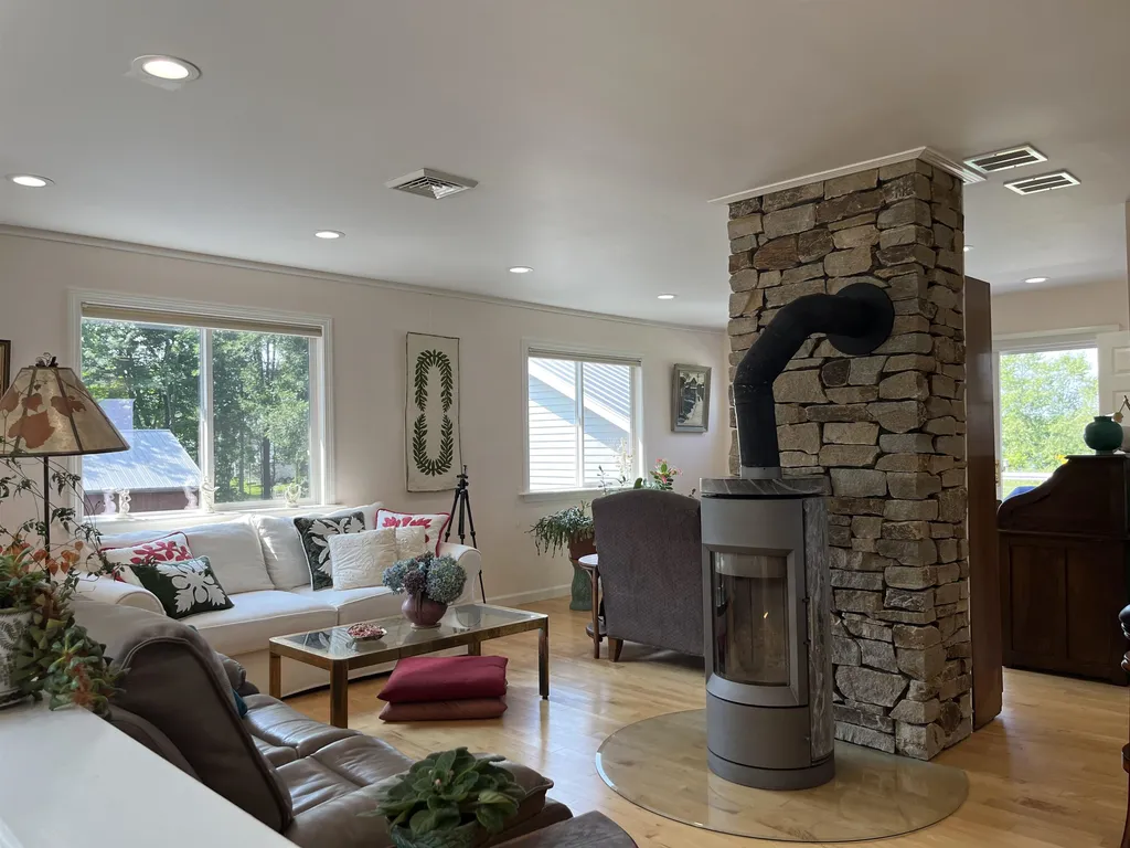 427 Fee Fee Point Road North Hero VT 05474