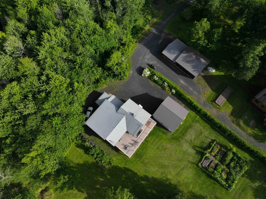 427 Fee Fee Point Road North Hero VT 05474