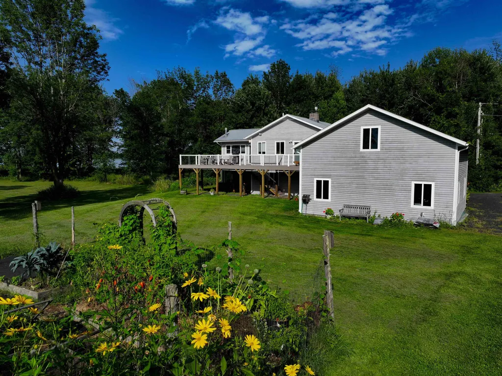 427 Fee Fee Point Road North Hero VT 05474