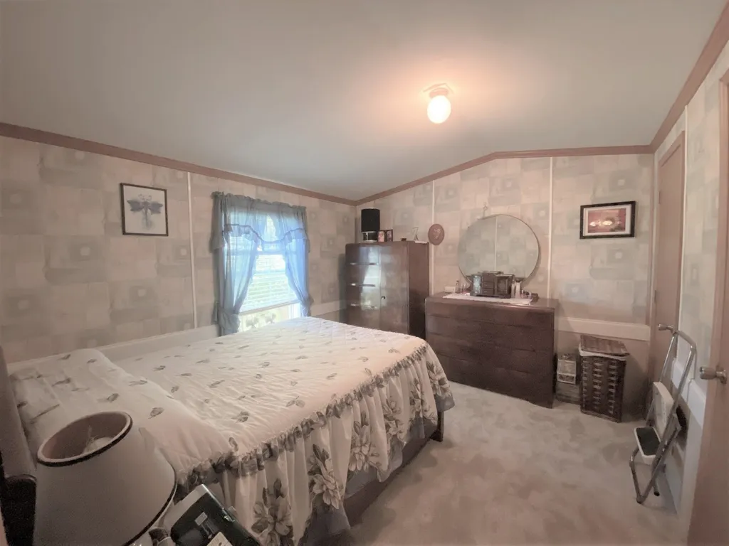 27 Fairway Avenue Newport NH 03773