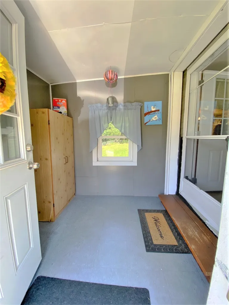 27 Fairway Avenue Newport NH 03773