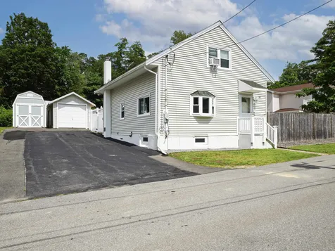 80 Millville Circle Salem NH 03079