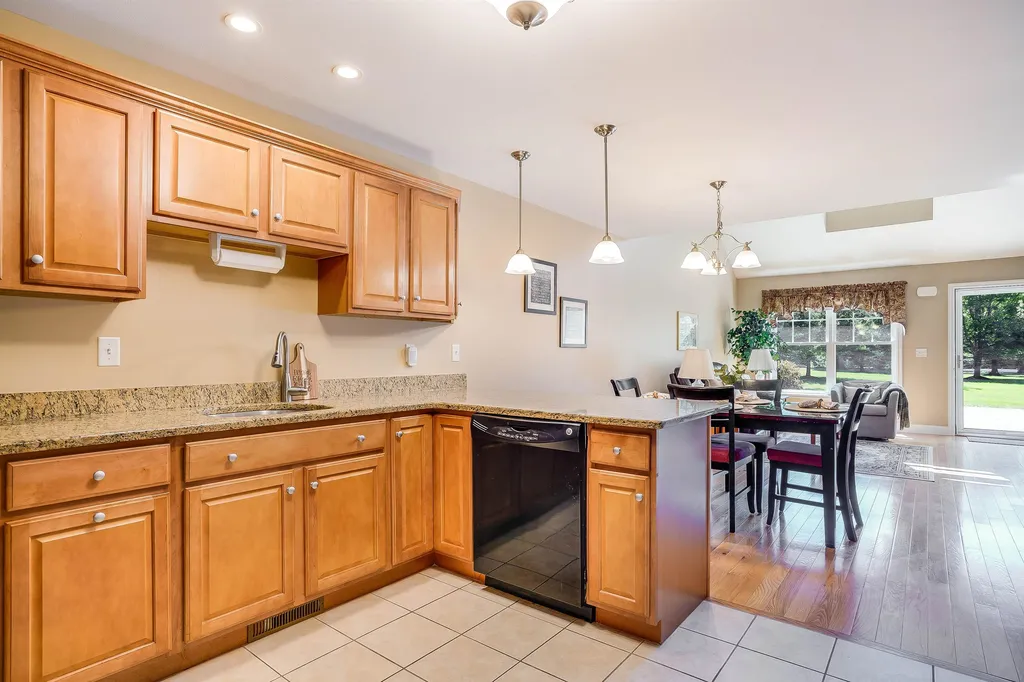 22 Settlers Way Pelham NH 03076