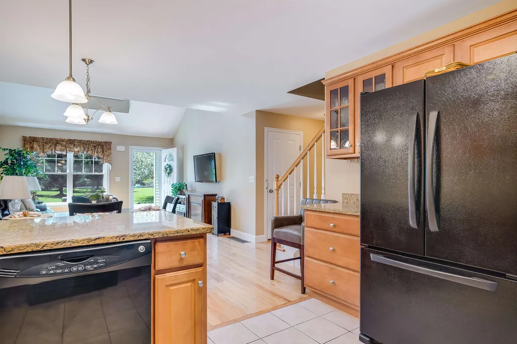 22 Settlers Way Pelham NH 03076