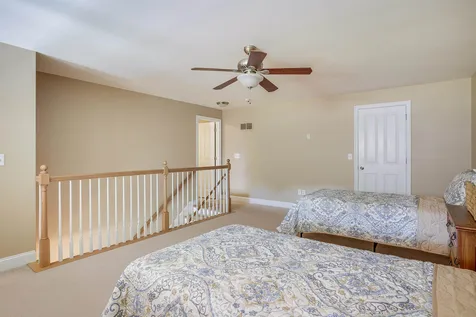 22 Settlers Way Pelham NH 03076