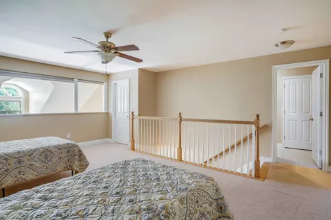 22 Settlers Way Pelham NH 03076