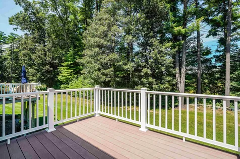22 Settlers Way Pelham NH 03076