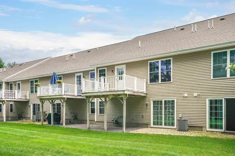 22 Settlers Way Pelham NH 03076