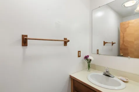 17 Robin Way Brattleboro VT 05301