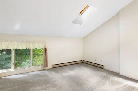 17 Robin Way Brattleboro VT 05301