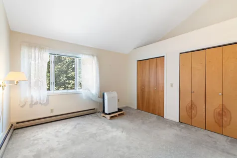 17 Robin Way Brattleboro VT 05301
