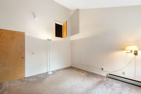 17 Robin Way Brattleboro VT 05301